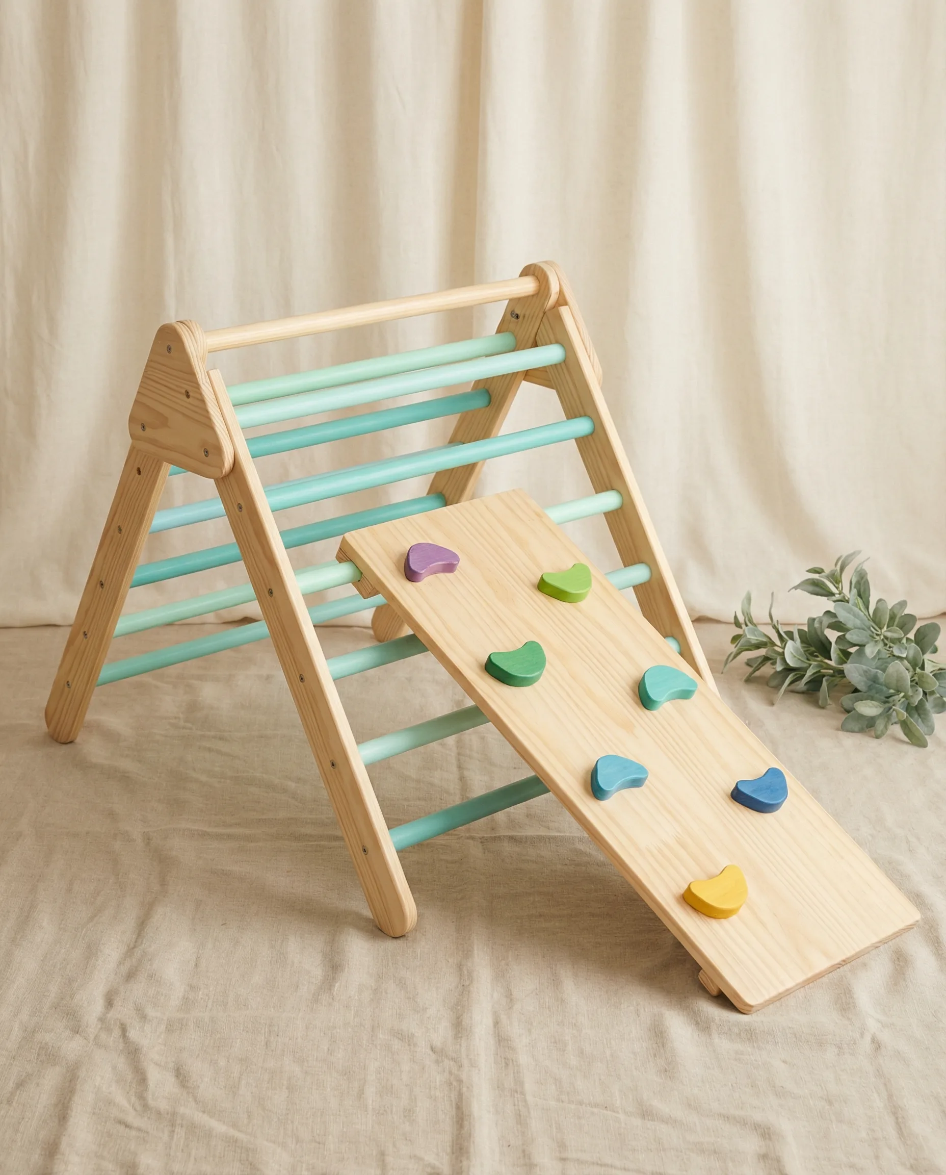 Triangulo Pikler com escalada ou escorregador JK Sensorial